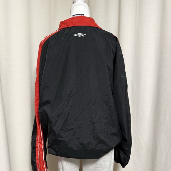 Umbro Vintage Black and Red Men's windbreaker - Picture 4 of 7